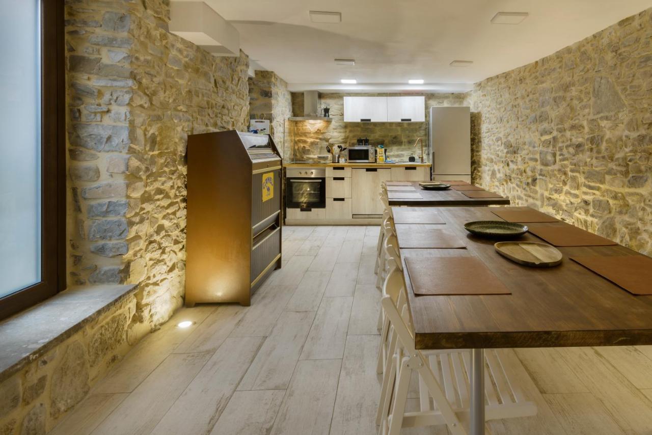 Casa Campanilla Jaca Hotel Екстериор снимка